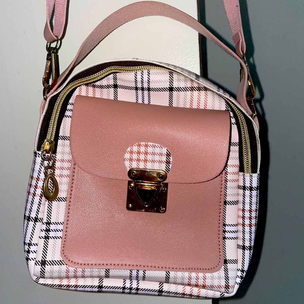 Lightweight purse!!